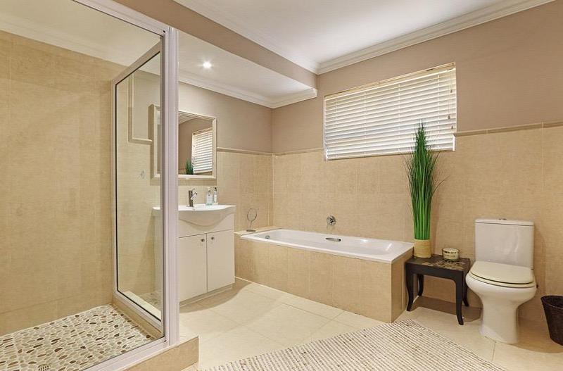 To Let 4 Bedroom Property for Rent in Dennegeur Western Cape